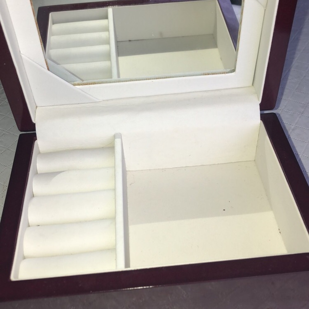 Small jewelry box
